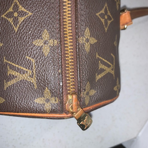 LOUIS VUITTON
Monogram Papillon 26 - Picture 14 of 14